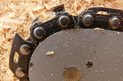 How Tight Should A Chainsaw Chain Be? - BackYard54.com