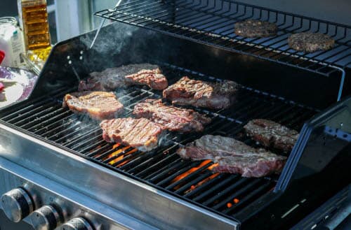 How to use a gas grill for the first time?