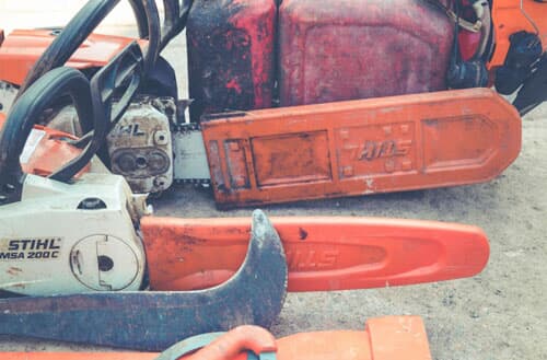 How to store a chainsaw?